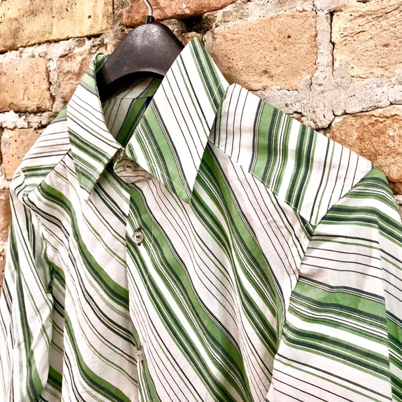 H&M Men's Green And White Striped Button Front No Tuck Shirt Small - Picture 9 of 9